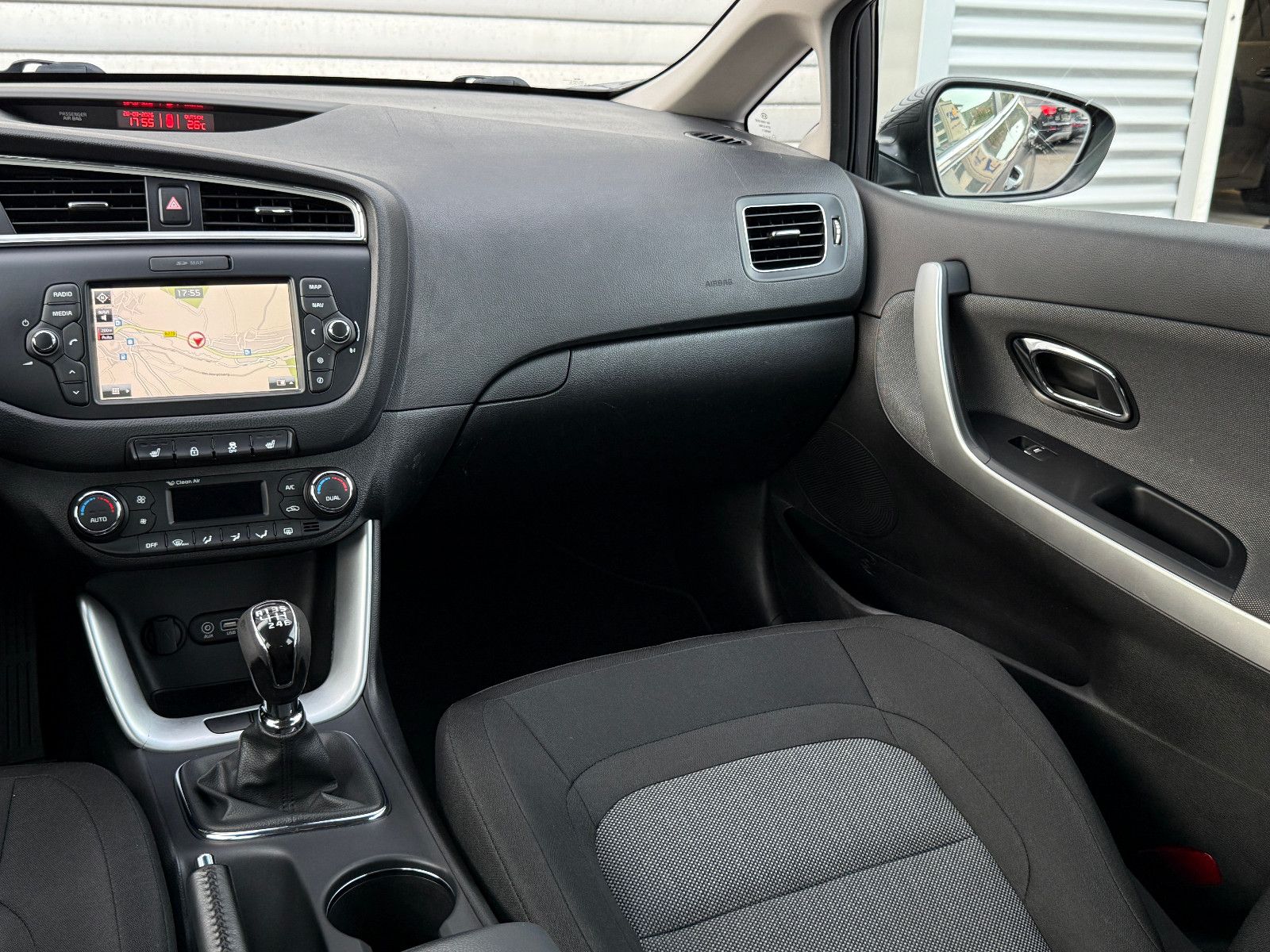 Fahrzeugabbildung Kia Cee'd Sportswagon UEFA Euro 2016 Navi PDC Kamera