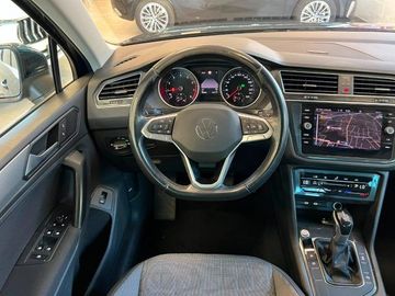 Volkswagen Tiguan - 10