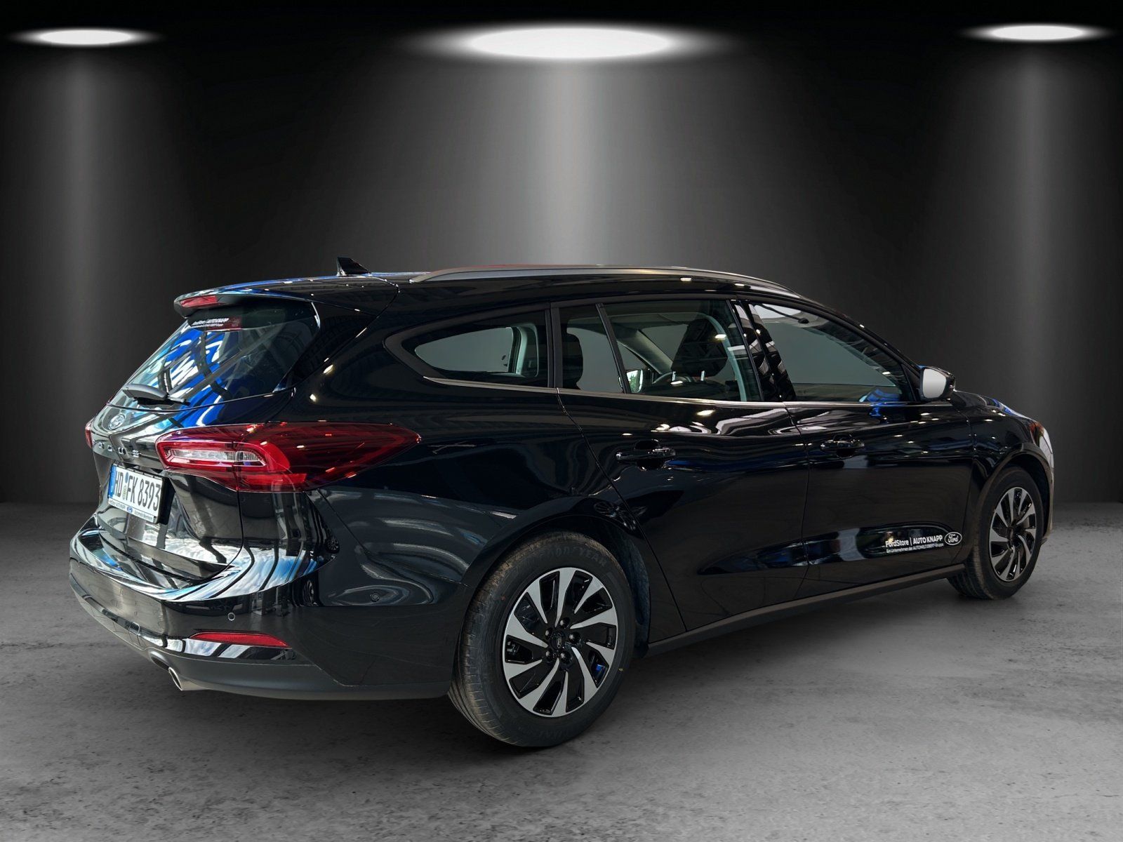 Fahrzeugabbildung Ford Focus Titanium Turnier Winter P. e.Call Kamera