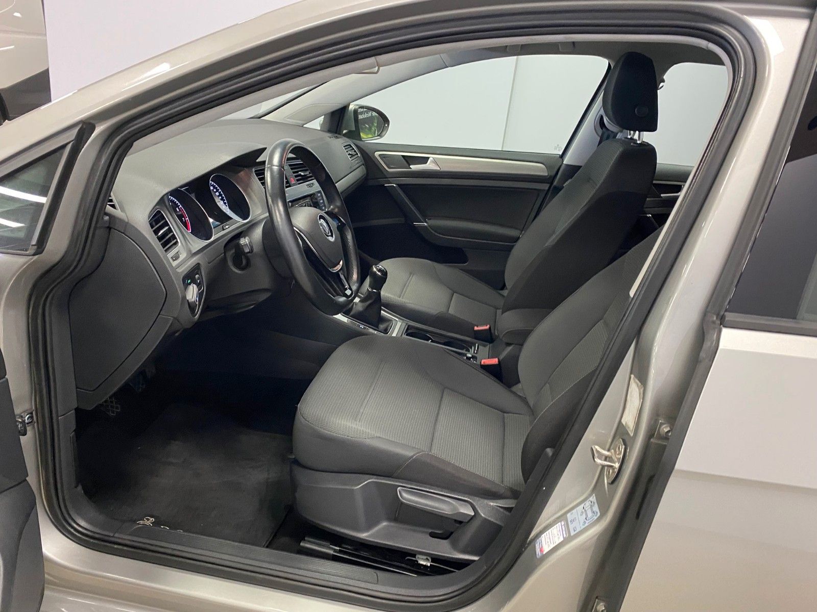 Fahrzeugabbildung Volkswagen Golf 7 1.2 TSI Comfortline+GARANTIE+2.HAND+ALU++