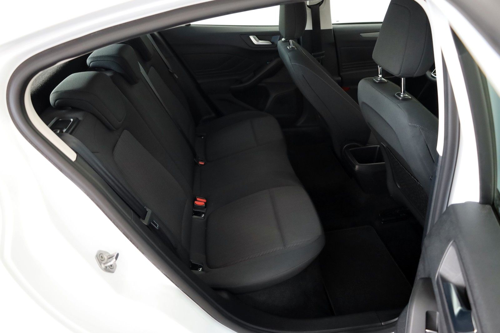 Fahrzeugabbildung Ford Focus Lim. Trend SH,PDC,8 fach bereift