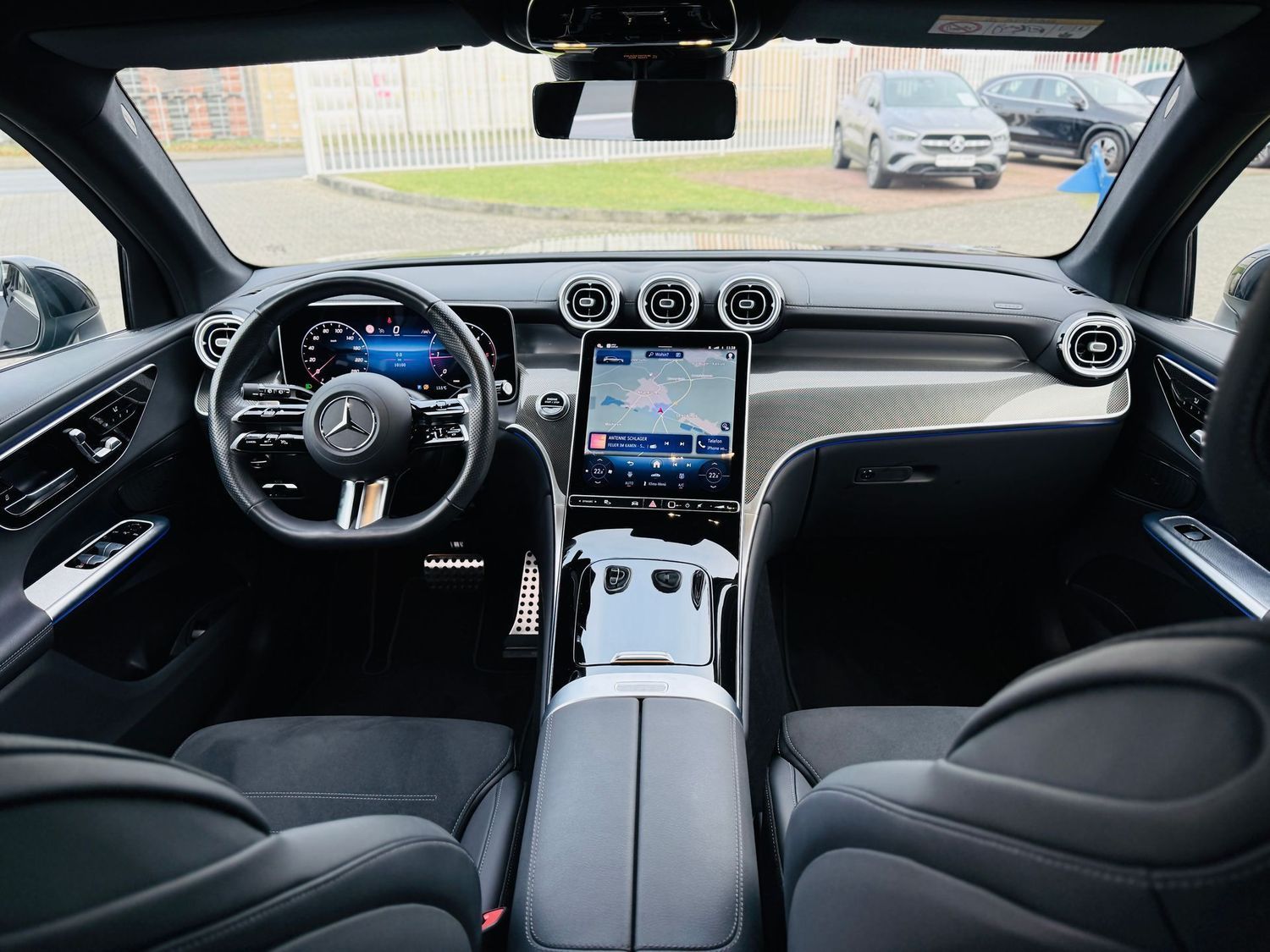 Fahrzeugabbildung Mercedes-Benz GLC 220 d 4M AMG Premium, AHK, 360°, Winter, Mem