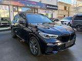 BMW X5 xDrive 40 i M Sport/Laser/Pano/Head-Up/StHz/ - BMW X5 mit Benzin-Antrieb: Massagesitze