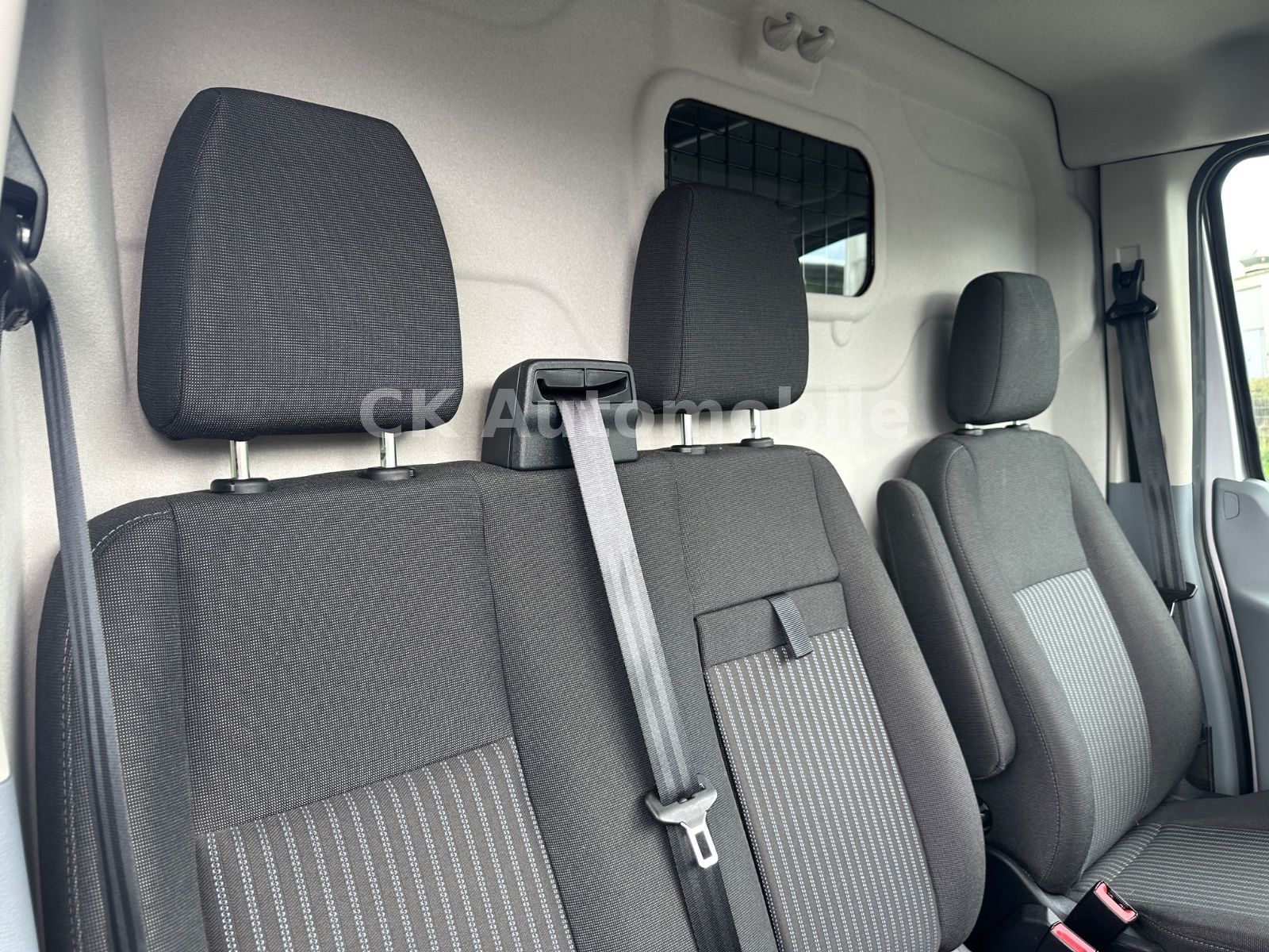 Fahrzeugabbildung Ford Transit Kasten 350 H2L3 Trend/Navi/Klima/PDC