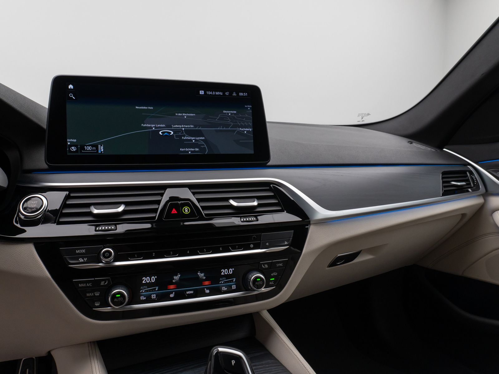 Fahrzeugabbildung BMW 530e xD M Sport Kamera Laser HUD DAB Komfort AHK