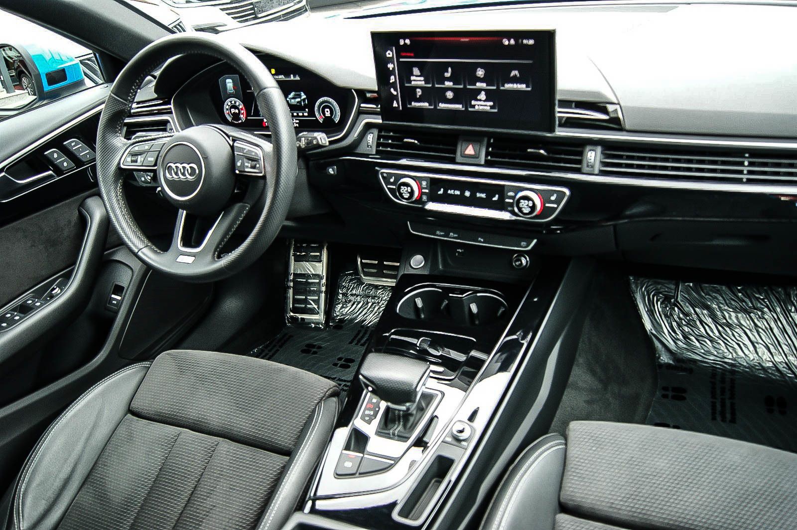Fahrzeugabbildung Audi A4 Avant 35 TFSI S line TURBOBLAU PANORAMA STHZG