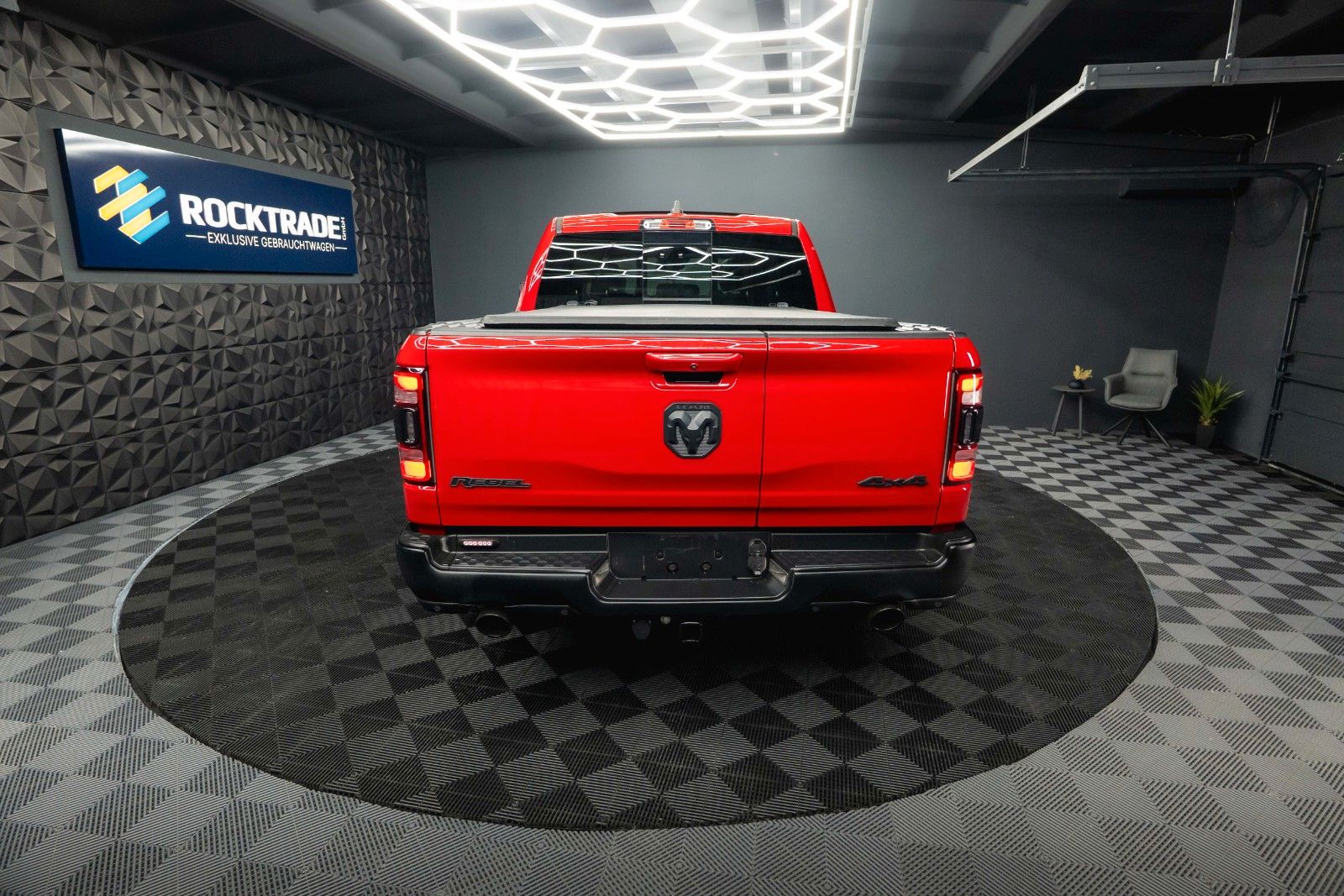 Fahrzeugabbildung Dodge RAM 5.7 V8 HEMI 4x4 REBEL AXLE LOCK LPG Pano ACC
