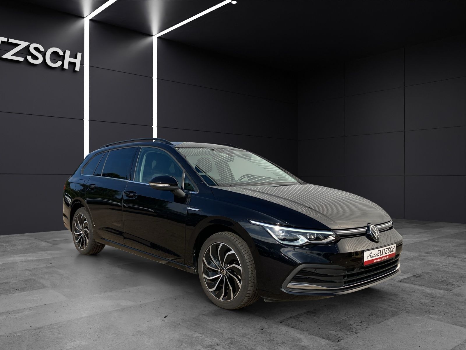 Fahrzeugabbildung Volkswagen Golf VIII Variant TDI Style DSG LEDplus Navi AID