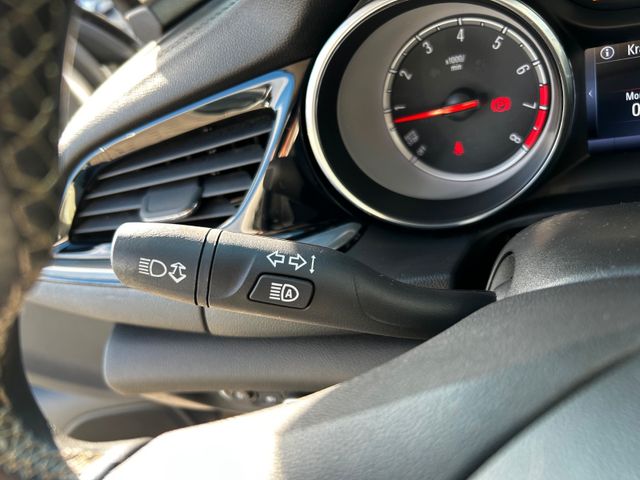 Insignia B Sports Tourer Edition*PDC*NAVI*