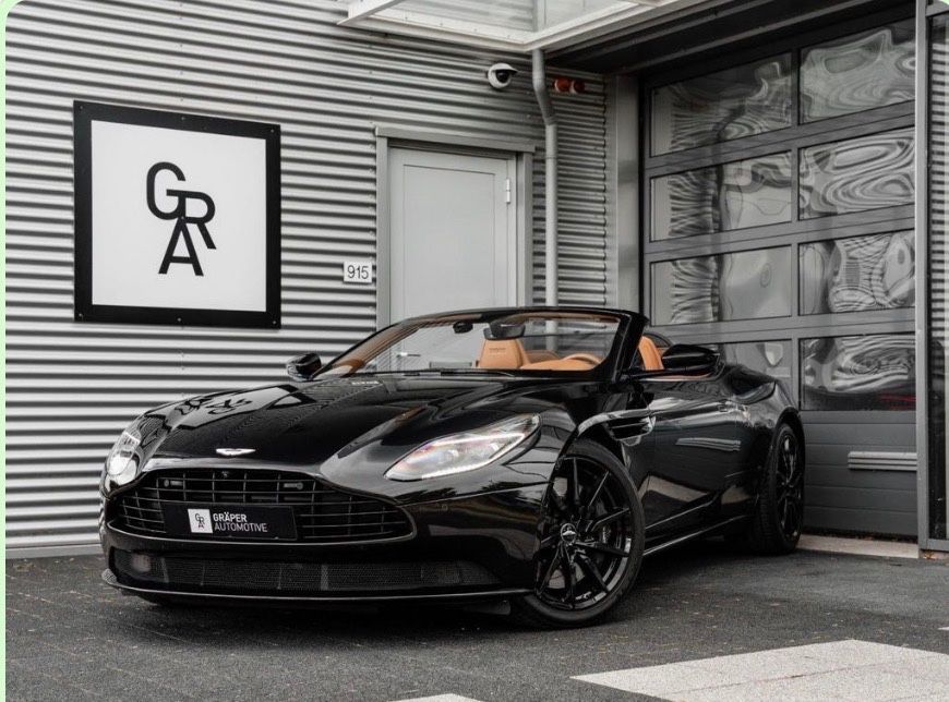 Aston Martin DB11