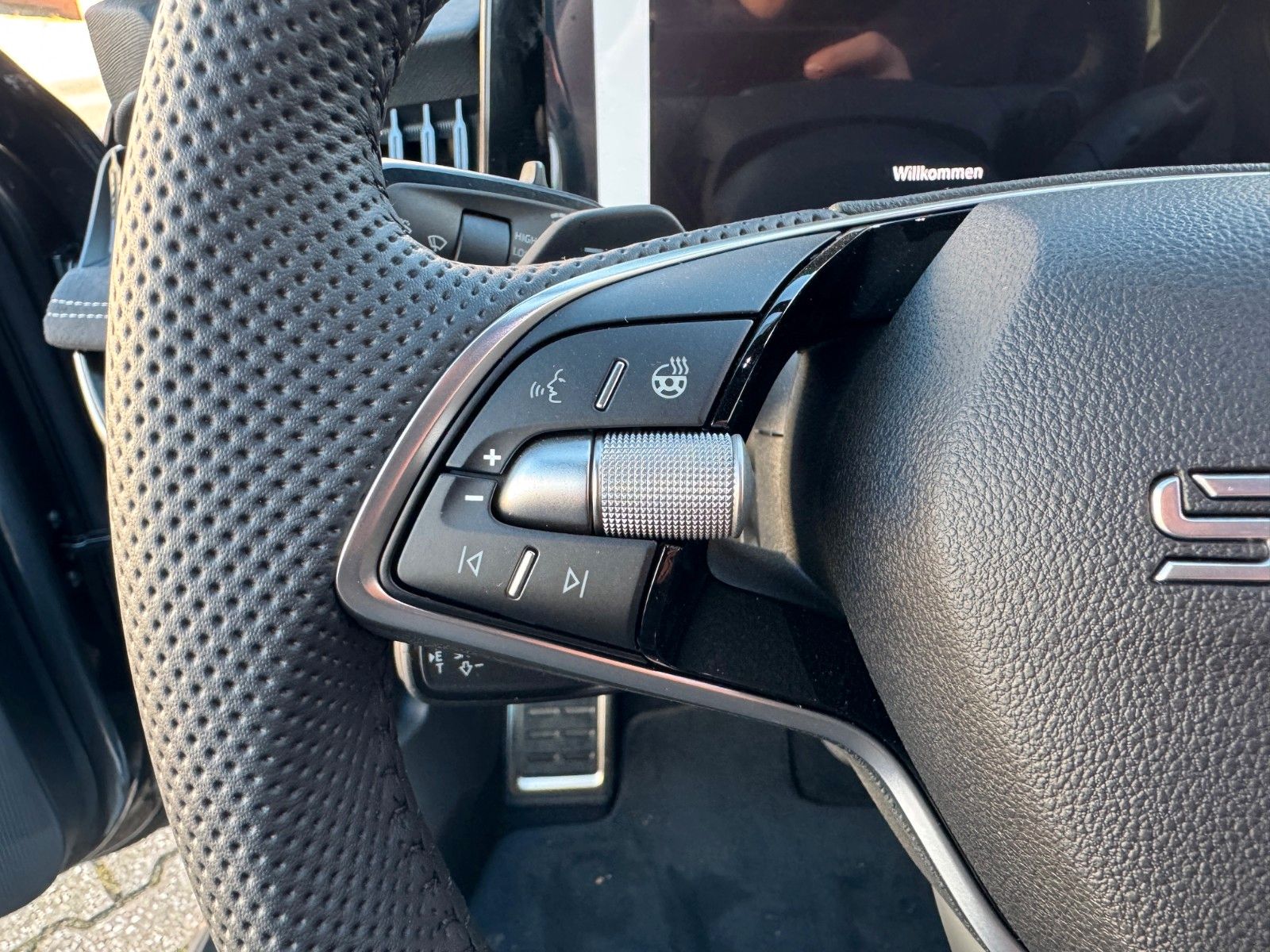 Fahrzeugabbildung SKODA Superb Combi Sportline