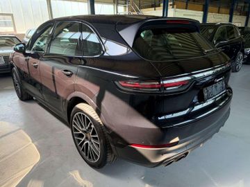 Porsche Cayenne - 6