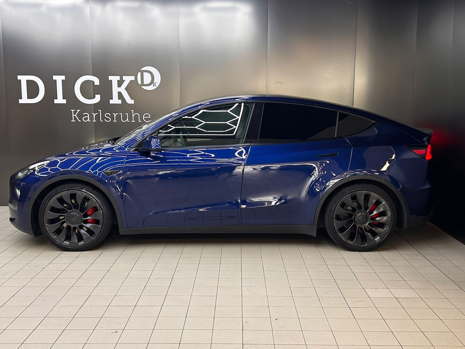 Fahrzeugabbildung Tesla Model Y Long Range Perform AWD PANO+LED+ACC+360+