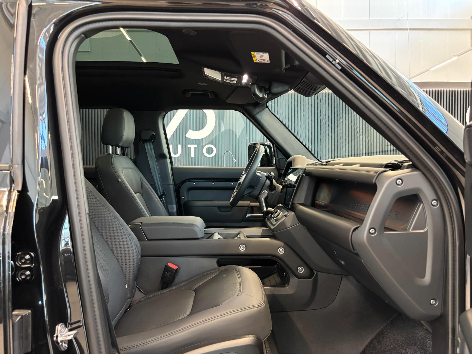 Land Rover Defender 110 X-Dynamic SE