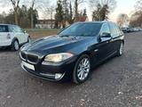 BMW 530 5 Touring 530 d*Head-UP*Pano*Leder*SHZ* - BMW 530 aus 2011: Kombi, 530d