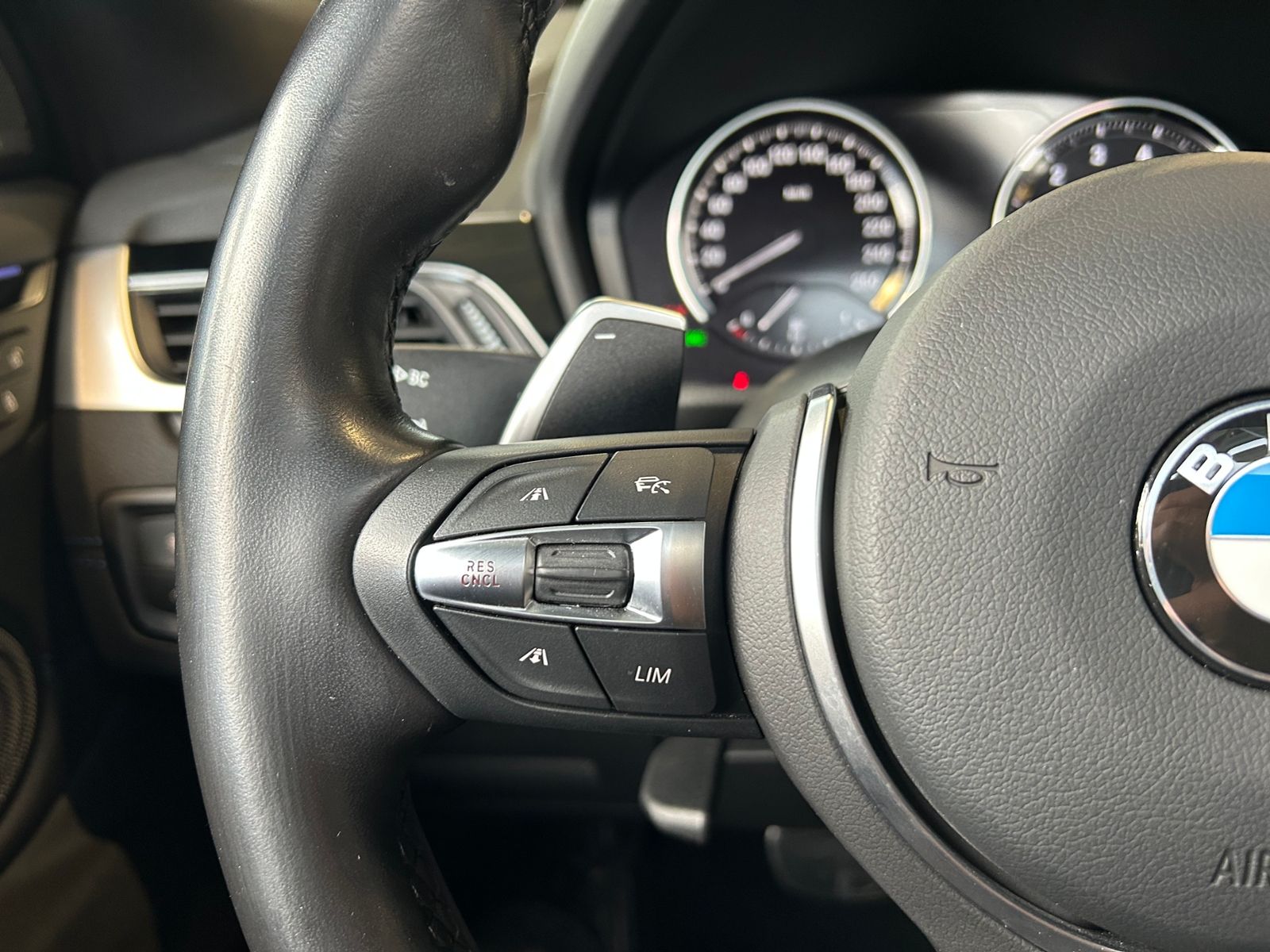Fahrzeugabbildung BMW X2 M35 i xDrive Shadow PANO HUD H/K KAM