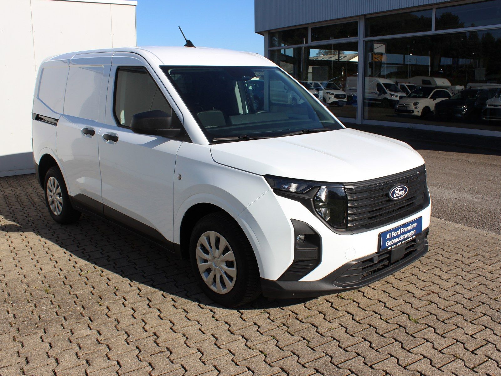 Fahrzeugabbildung Ford Transit Courier Trend