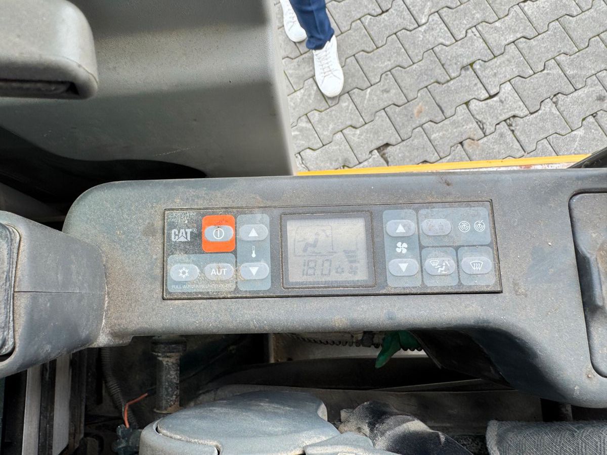 Fahrzeugabbildung CAT 311 FLRR / 2017 / 2.788h / TL  / hydr. GR