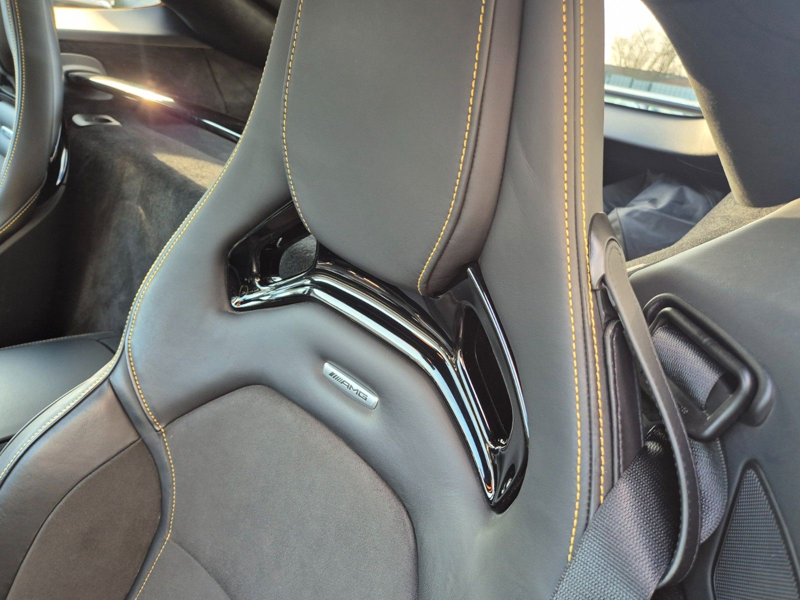 Fahrzeugabbildung Mercedes-Benz AMG GT R Designo Magno/Carbon/Burmester/1A