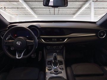 Alfa-Romeo Stelvio - 12