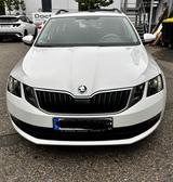 Skoda Octavia 1.6 TDI SCR DSG SOLEIL Combi SOLEIL - Skoda Octavia mit Diesel-Antrieb: Kombi, 1.6