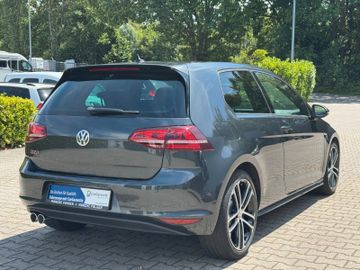 Volkswagen Golf - 11