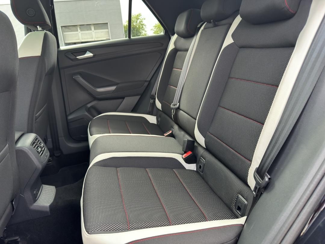 Fahrzeugabbildung Volkswagen T-ROC Sport 1.5l,110 KW,Sport, Deep Black Perlef