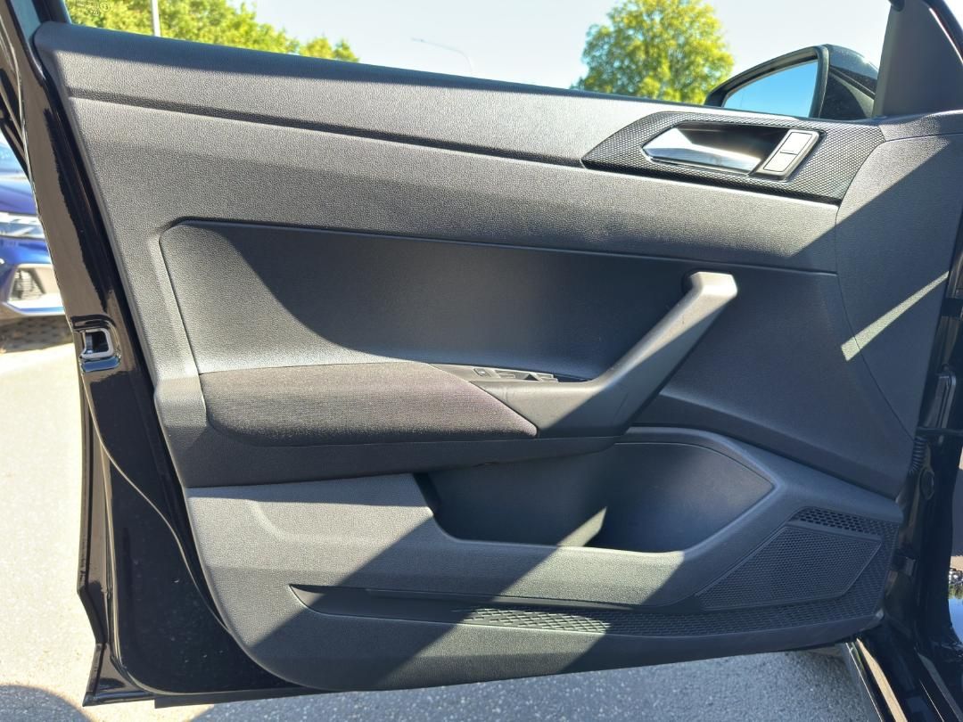 Fahrzeugabbildung Volkswagen Polo Life Life,Climatronic,App Conect,LED Schein