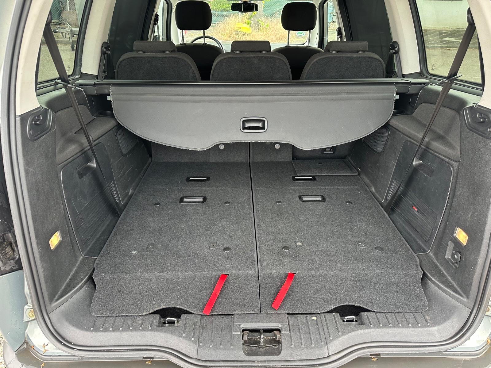 Ford Galaxy 2009 — photo 13
