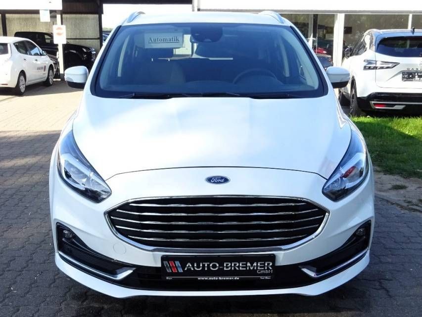 Fahrzeugabbildung Ford S-MAX 2.5 Duratek (FHEV) Hybrid Titanium AHK