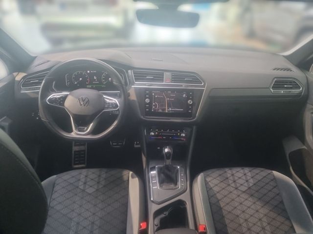 Fahrzeugabbildung Volkswagen Tiguan 1.5 TSI DSG R-Line NAV AHK KAMERA FRONTSC