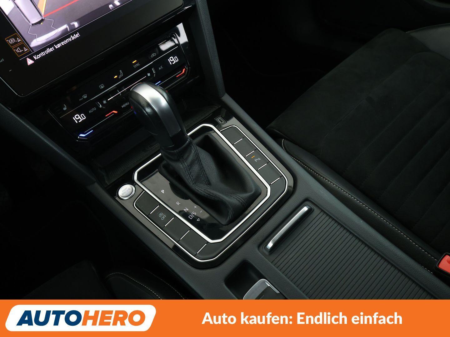 Volkswagen Passat 1.5 TSI ACT Elegance Aut.*NAVI*LED*ACC*