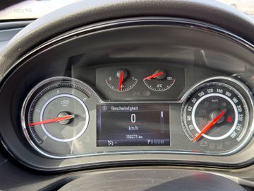 Opel Insignia - 10