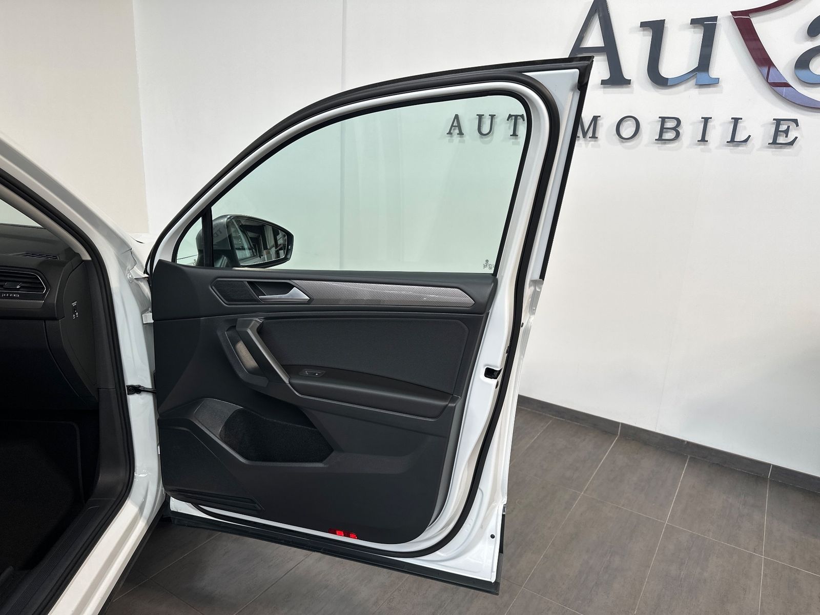 Fahrzeugabbildung Volkswagen Tiguan Allspace 2.0 TDI DSG Life NAV+LED+HUD+SHZ