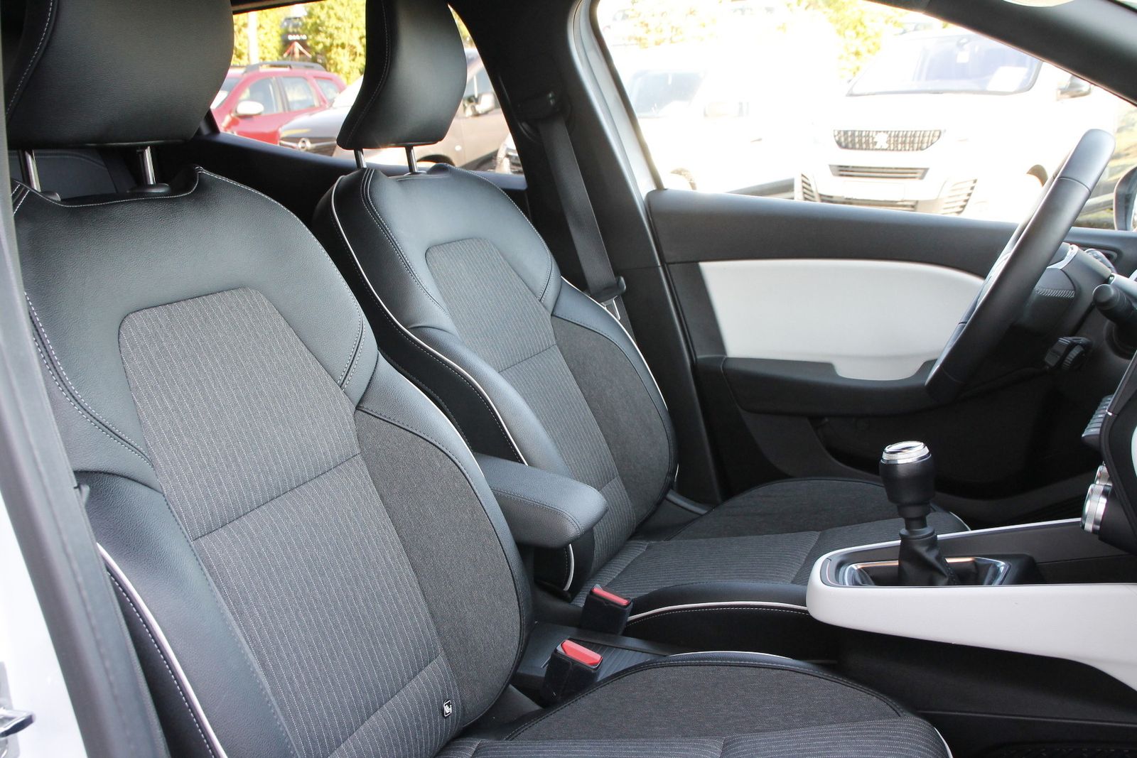 Fahrzeugabbildung Renault Clio V TECHNO TCe 90