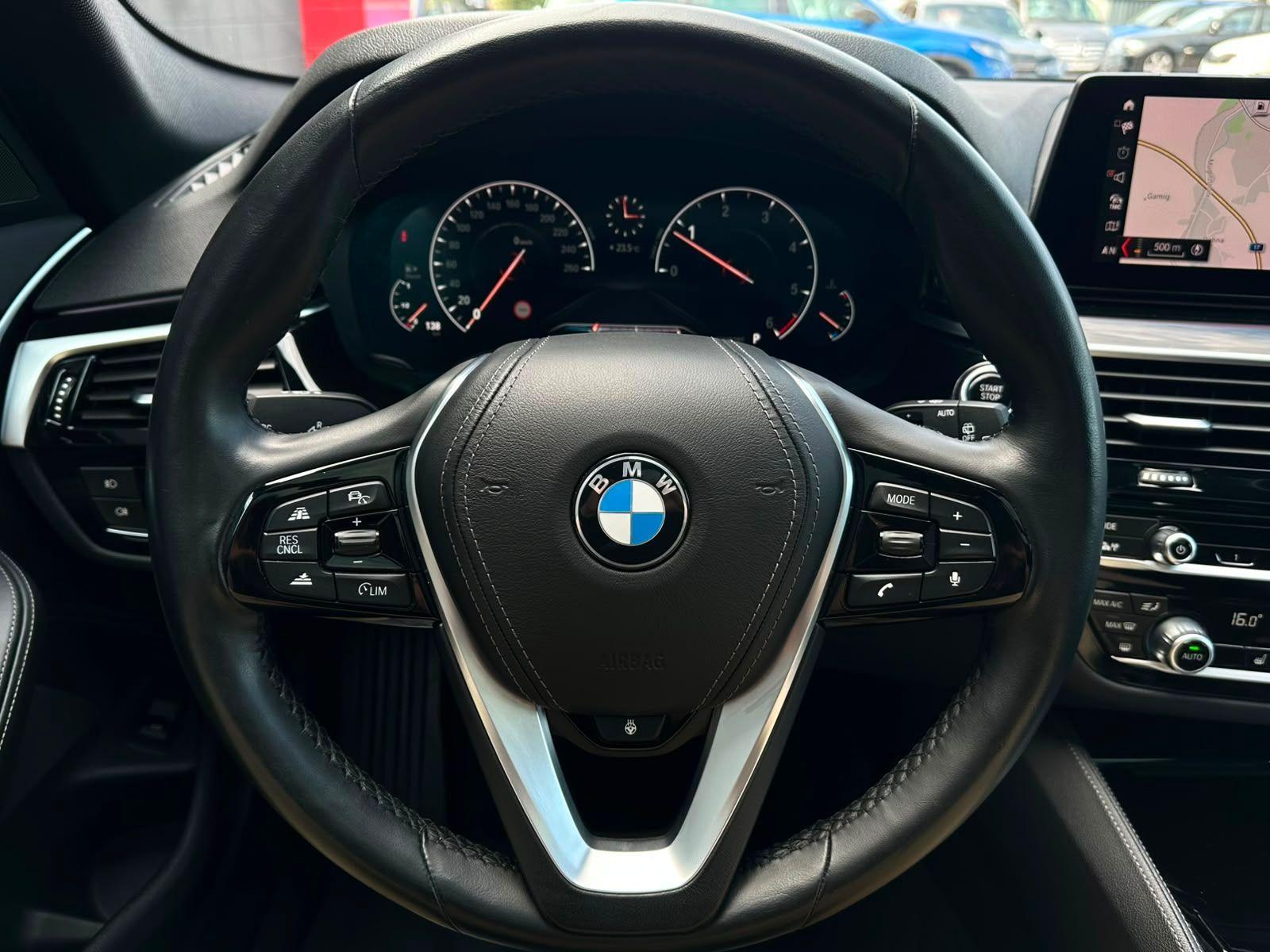 BMW 520d LUXURYLINE SHADOW ACC#PANO#SHZ#MEMORY#SH#LH