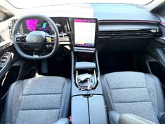 Fahrzeugabbildung Rafale 200 E-Tech Full Hybrid Techno  4Control,