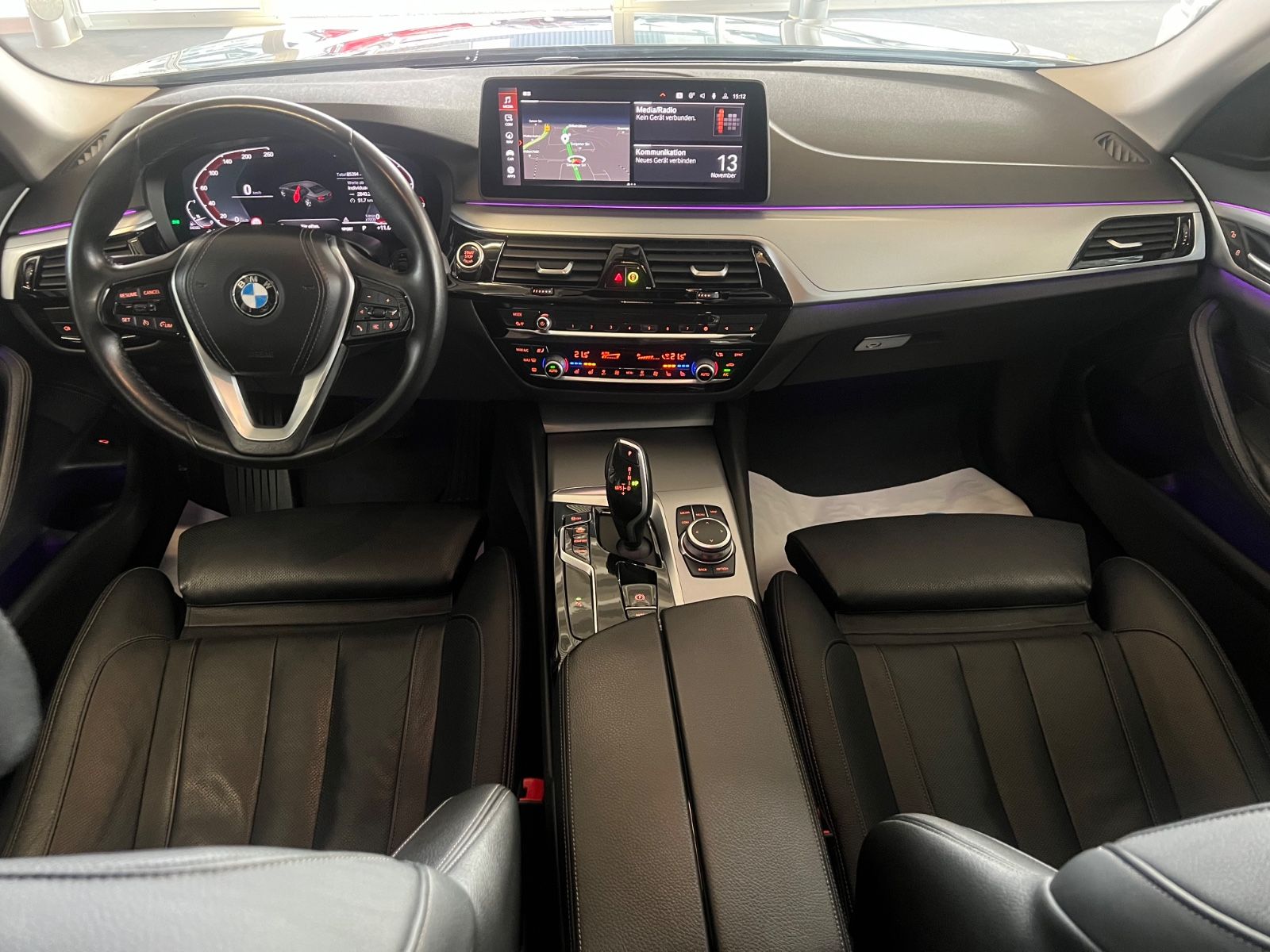 Fahrzeugabbildung BMW 520 d Lim. Mild Hybrid *SITZHEIZUNG & BELÜFTUNG*