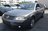 Volkswagen Passat Variant Trendline*8 Fach*SHZ*AHK - Volkswagen Passat mit Diesel-Antrieb: Kombi, Trendline