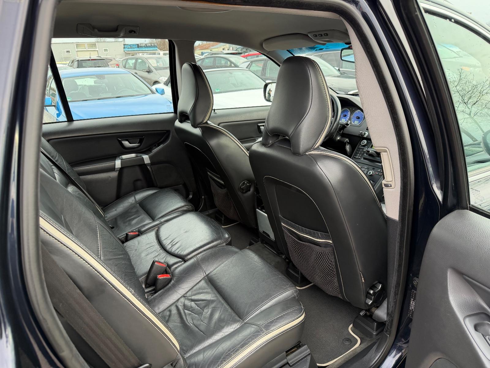 VOLVO XC90 D5 185 CH 4X4 BVA R-DESIGN 7 PLACES CUIR - GPS - XENON - ATTELAGE - 234000 km