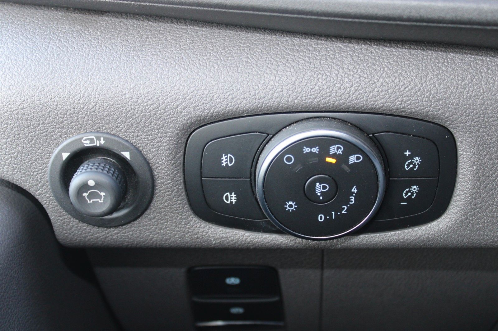 Fahrzeugabbildung Ford Transit L3 H2 TREND AHK NAVI 360° ACC WinterPak