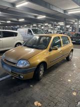 Renault ** Renault Clio 1,4 Benzin Automatik TÜV 1... - gebrauchte Renault Clio aus dem Jahr 2000