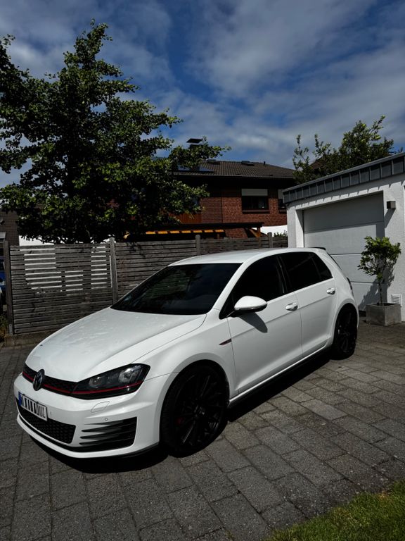 Image of Volkswagen Golf