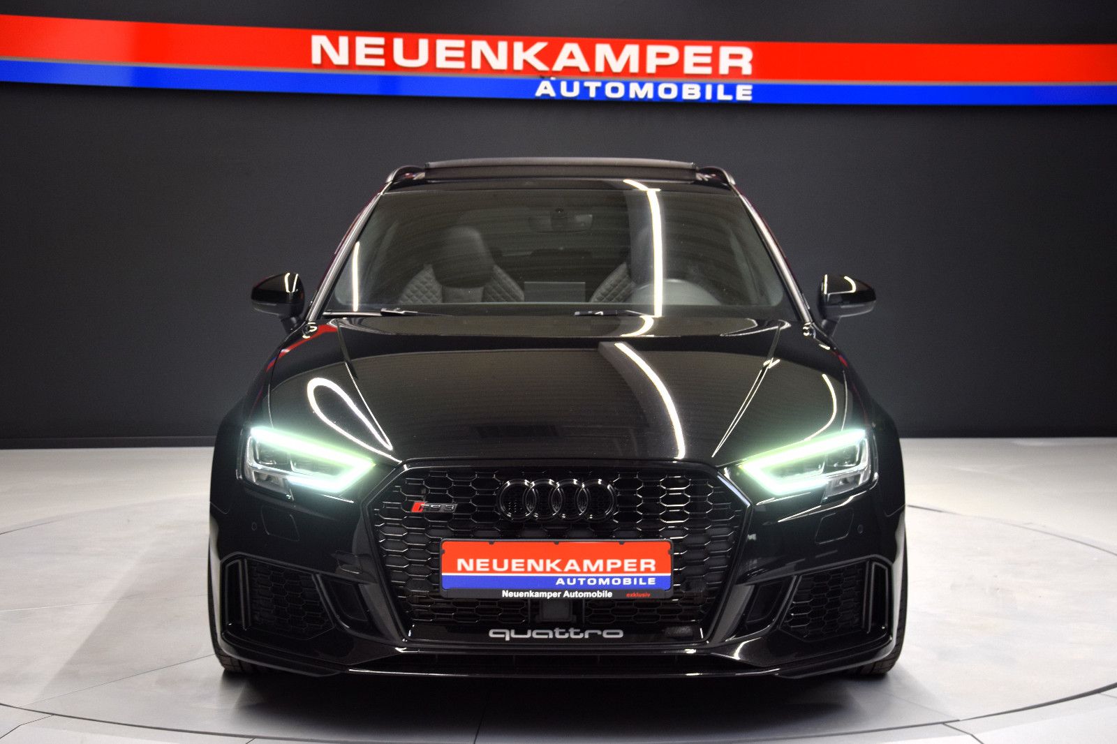 Fahrzeugabbildung Audi RS3 Sportb quattro Pano B&O RS-Sitze Virtual LED