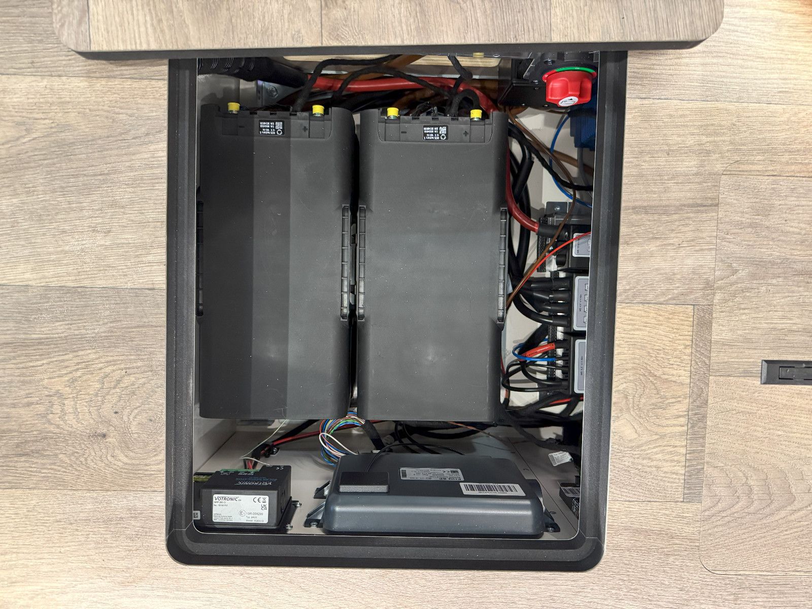 Fahrzeugabbildung HYMER / ERIBA / HYMERCAR B-Klasse MC-I White Line 600 - Vollausstattung!