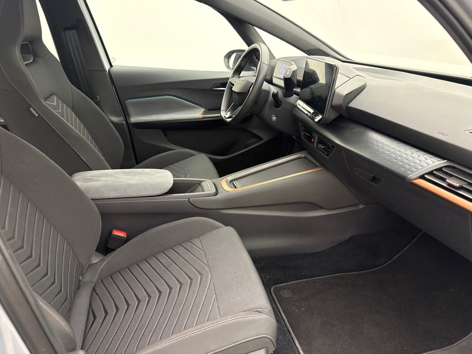 Cupra Born 204PS 58kWh SkyPilot19Glasdach imagem 3