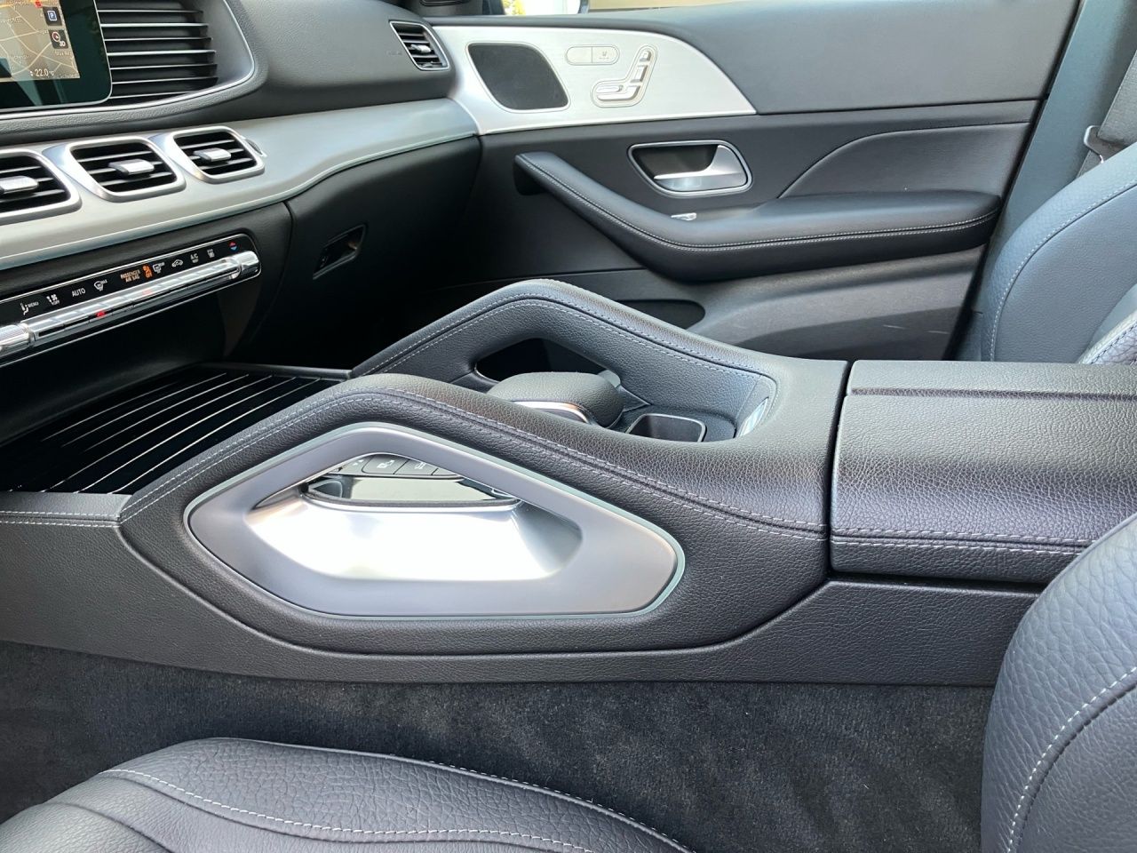 Fahrzeugabbildung Mercedes-Benz GLE 350 de 4M AMG+NIGHT+360°+21 ZOLL+LED+STNDHZ+