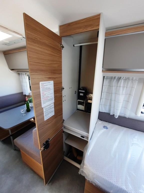 Fahrzeugabbildung Dethleffs Nomad 490 EST Verfüg./Sparen Sie 4.882,- €