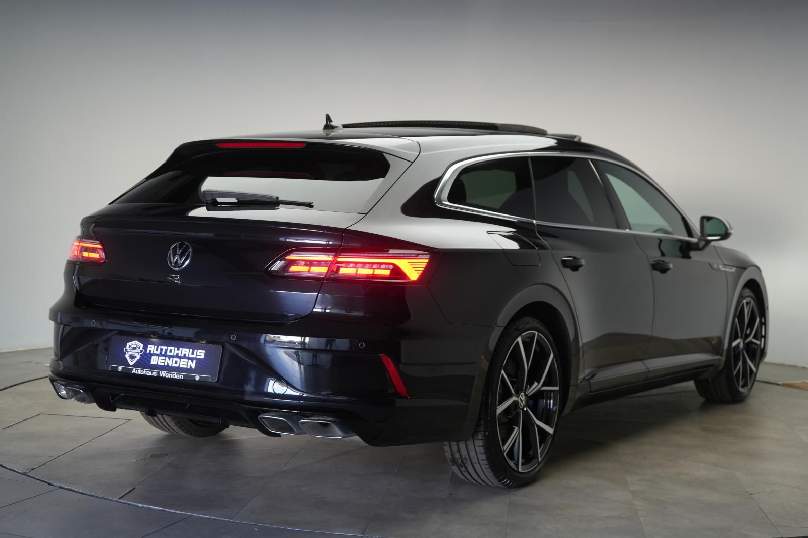 Volkswagen Arteon Shooting Brake R 2.0 TSI 4Motion DSG Lede foto 4