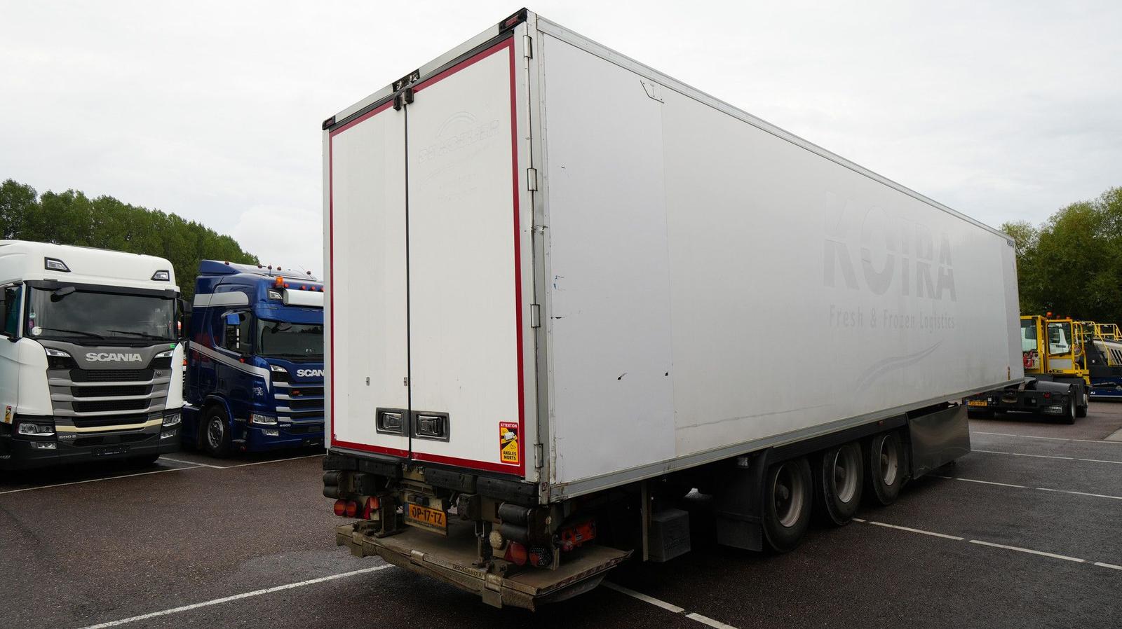 Lamberet 3 AXLE FRIGO TRAILER WITH CARRIER VECTOR 1950mt